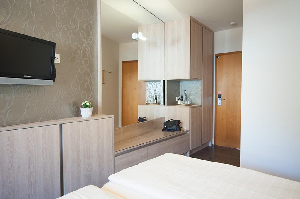 Weinhotel St. Stephanus Zeltingen-Rachtig Esterno foto